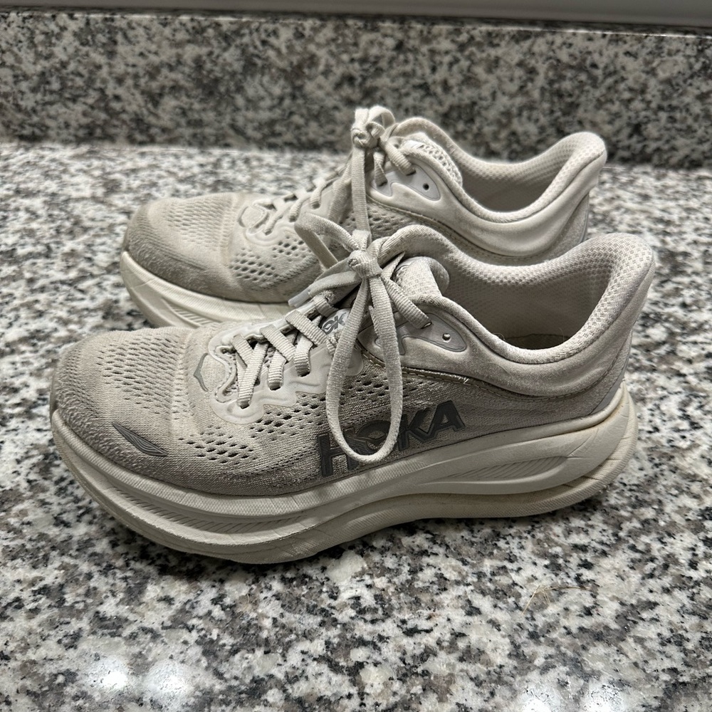 Grey Hoka Bondi 9 size 6.5 - Picture 2 of 9